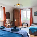 Des Longschamps Panzió Argoeuves
