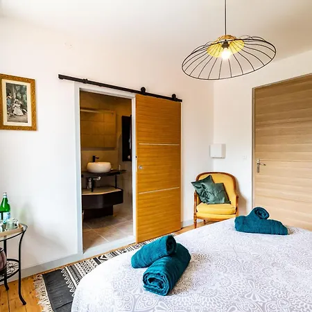 Des Longschamps B&B 3*