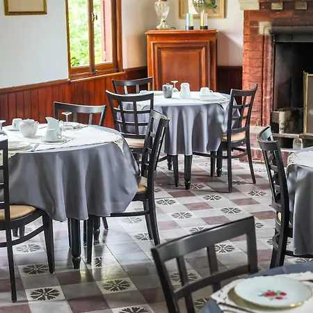 Des Longschamps Couette-café